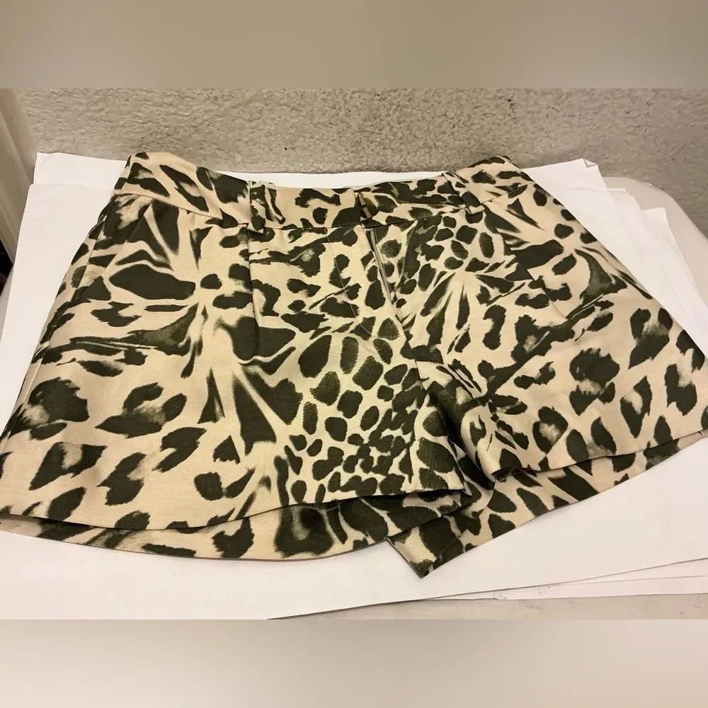 Diane Von Furstenberg mini  Shorts size 0